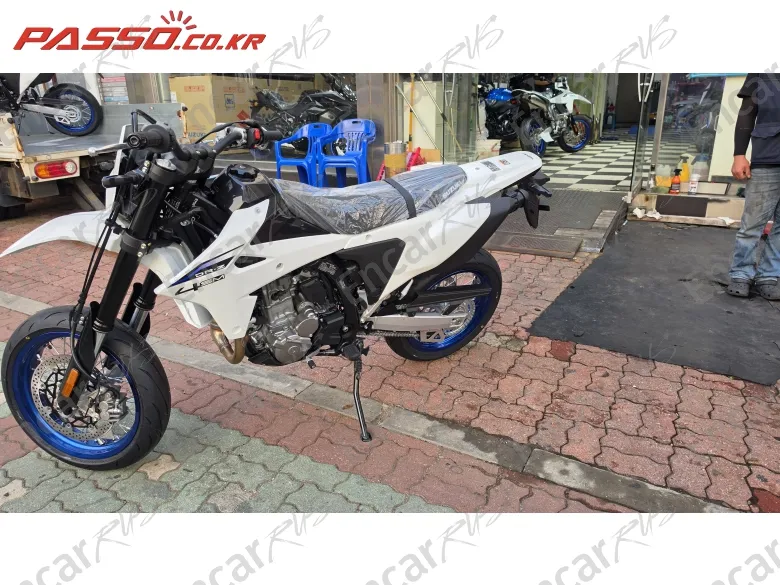 Suzuki Dr Z 4 Sm - фото 1