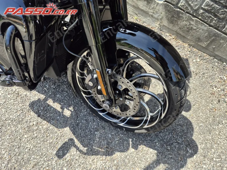 HARLEY-DAVIDSON ROAD KING SPECIAL - фото 5