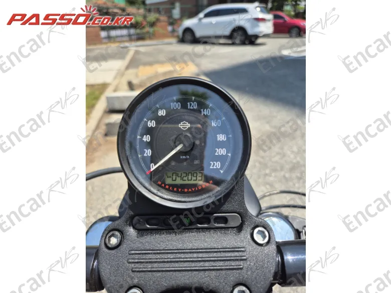 HARLEY-DAVIDSON XL 883 C - фото 3