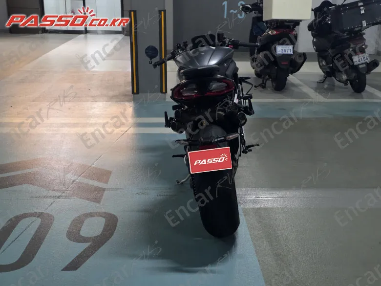 MV AGUSTA BRUTALE 1000 RR - фото 6