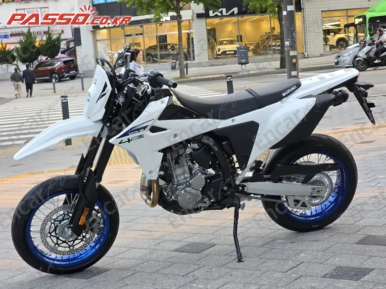 Suzuki Dr Z 4 Sm - фото 1