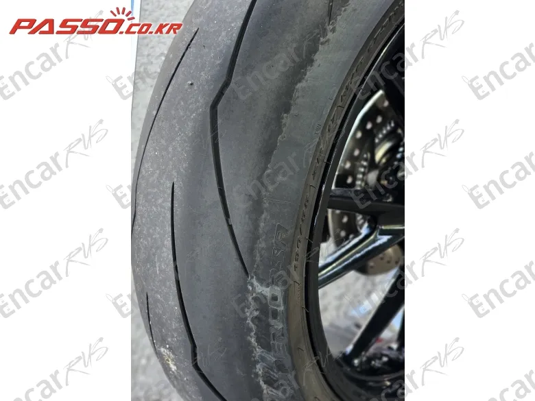 TRIUMPH SPEED TRIPLE 1200 RR - фото 5