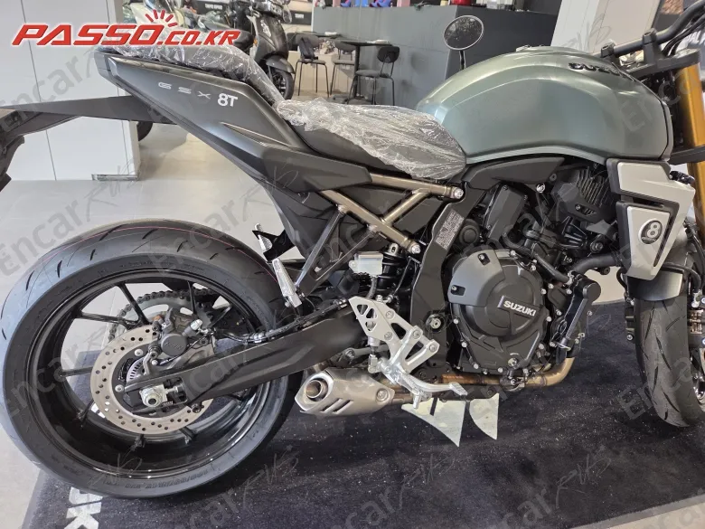 Suzuki Gsx 8 T - фото 6