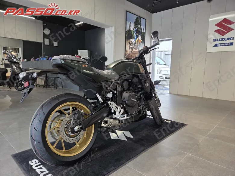 Suzuki Gsx 8 Tt - фото 2