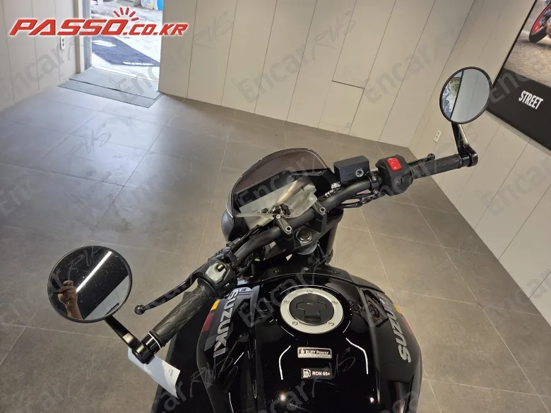 Suzuki Gsx 8 Tt - фото 3