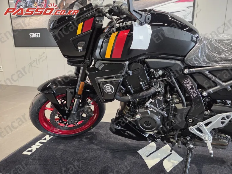 Suzuki Gsx 8 Tt - фото 4