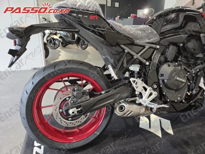 Suzuki Gsx 8 Tt - фото 6