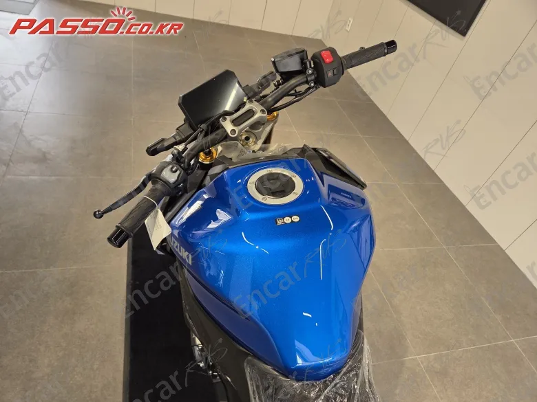 Suzuki Gsx S 1000 - фото 3