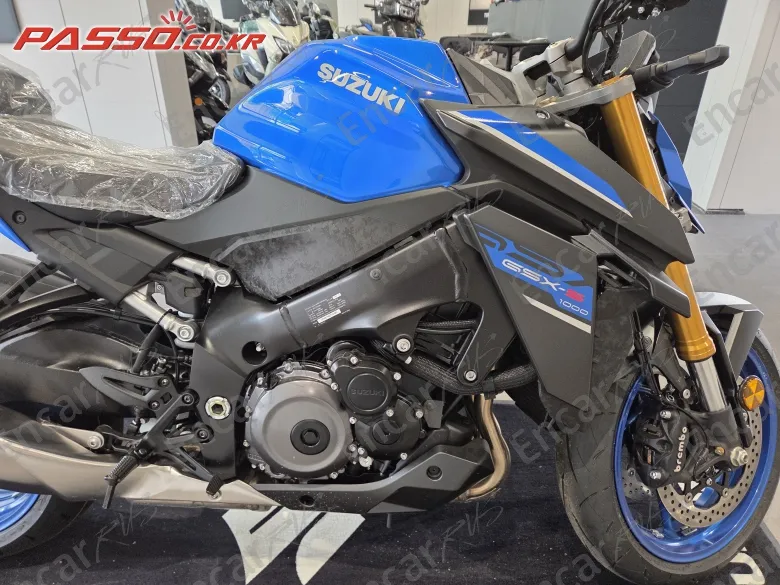 Suzuki Gsx S 1000 - фото 4