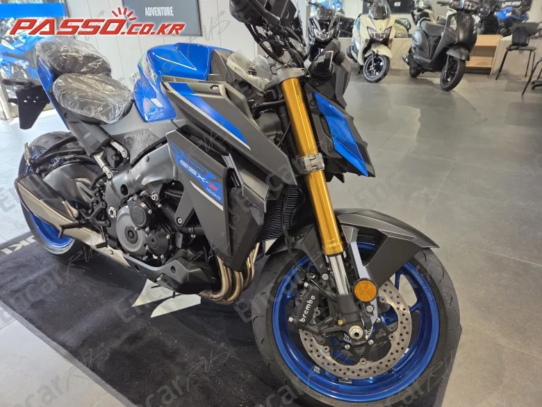 Suzuki Gsx S 1000 - фото 5