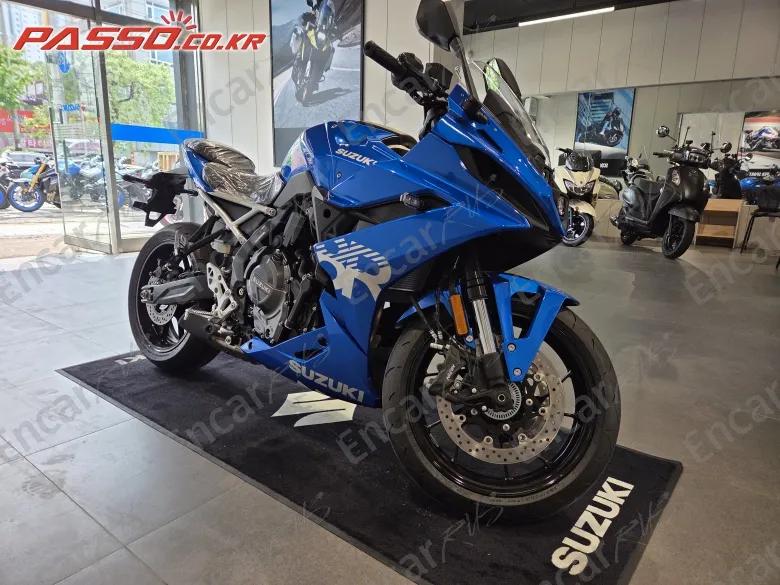 Suzuki Gsx 8 R - фото 0