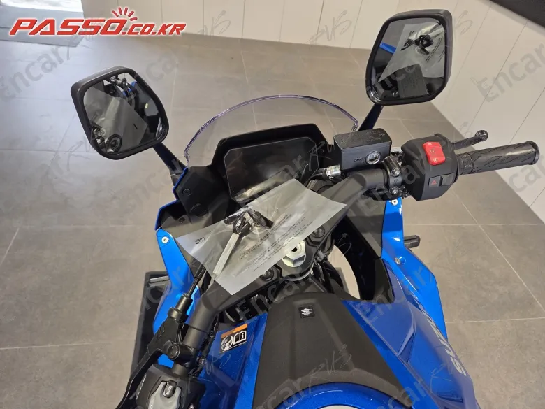 Suzuki Gsx 8 R - фото 3