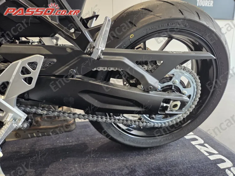 Suzuki Gsx 8 R - фото 5