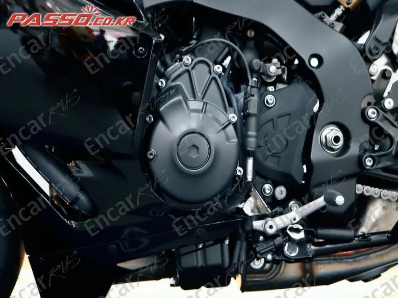 YAMAHA YZF R9 - фото 4