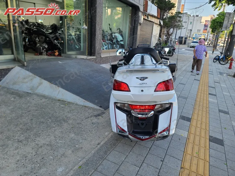 HONDA GOLDWING 1800 - фото 2