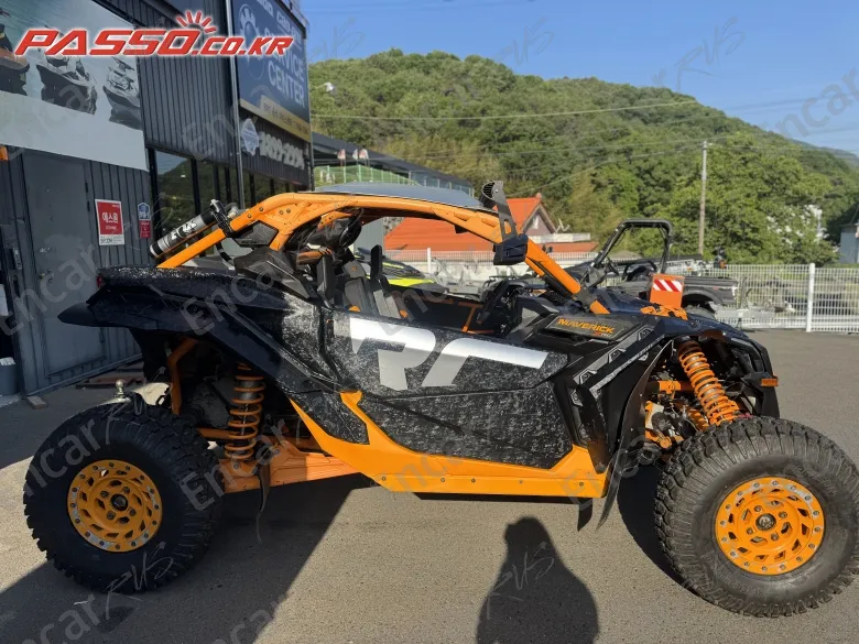 BRP CAN-AM MAVERICK X3 X RC - фото 0
