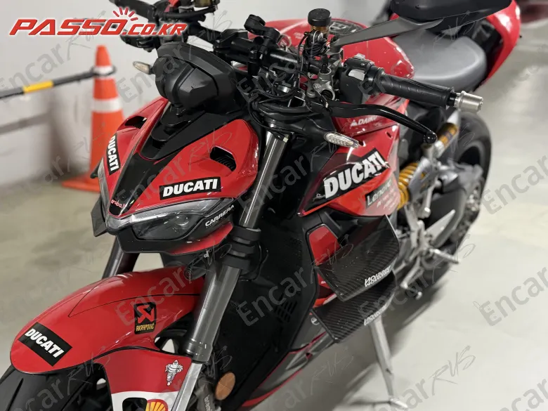 Ducati Streetfighter V2 - фото 3