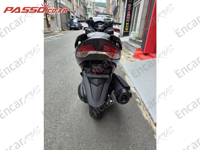 Suzuki Burgman 400 Abs - фото 2