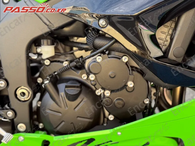 Kawasaki Zx 6 R - фото 4