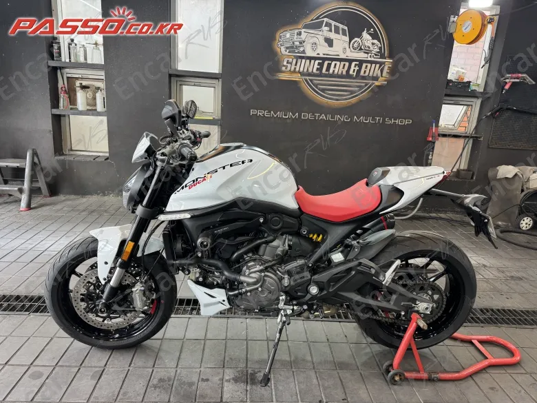 Ducati Monster 937 - фото 1