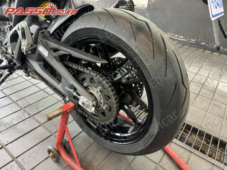 Ducati Monster 937 - фото 2