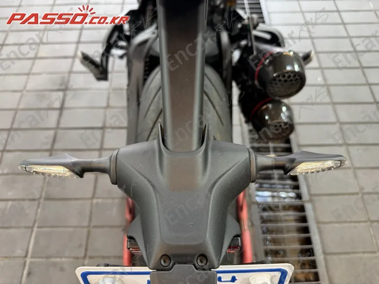 Ducati Monster 937 - фото 4