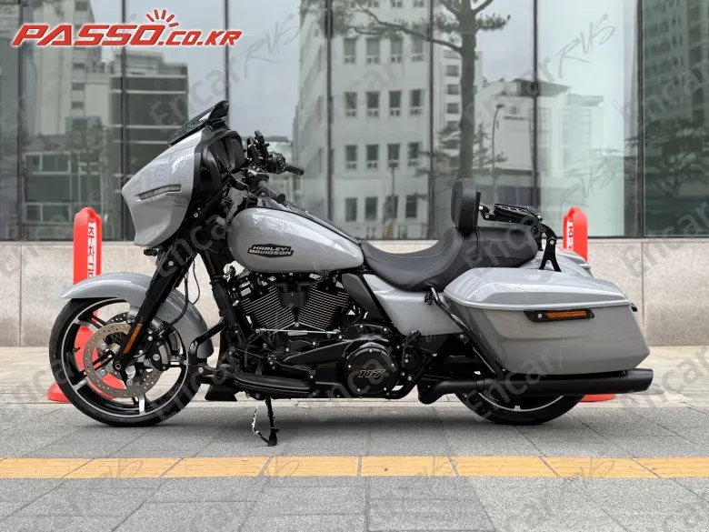 HARLEY-DAVIDSON FLHXS STREET GLIDE SPECIAL - фото 1