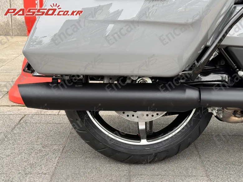 HARLEY-DAVIDSON FLHXS STREET GLIDE SPECIAL - фото 6