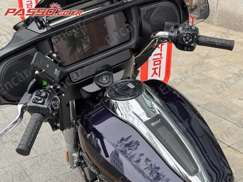 HARLEY-DAVIDSON FLHXS STREET GLIDE SPECIAL - фото 3