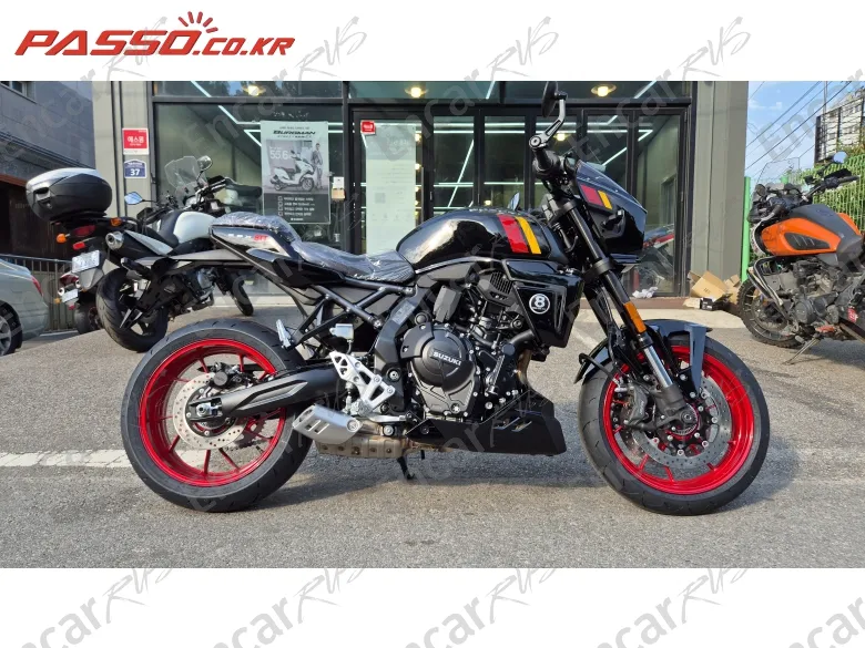 Suzuki Gsx 8 Tt - фото 0