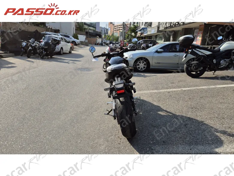 Suzuki Gsx 8 Tt - фото 2