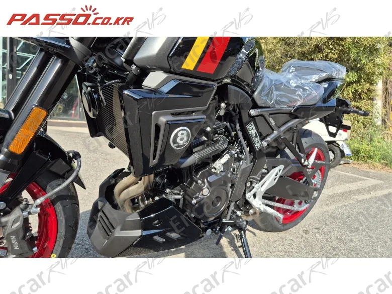Suzuki Gsx 8 Tt - фото 4