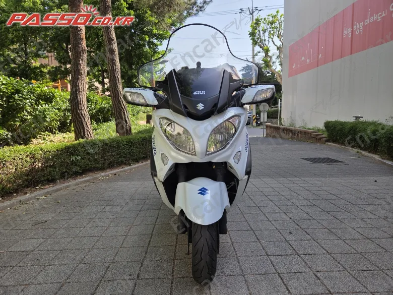 Suzuki Burgman 650 Executive - фото 1