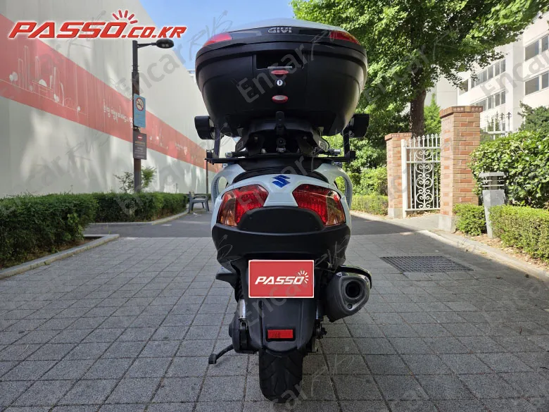 Suzuki Burgman 650 Executive - фото 2