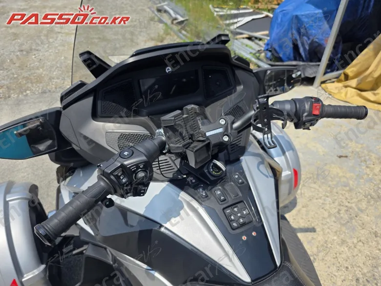 BRP CAN-AM SPYDER RT LIMITED - фото 3