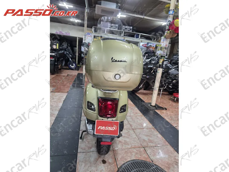 Vespa Gts 300 75th Special Edition - фото 2
