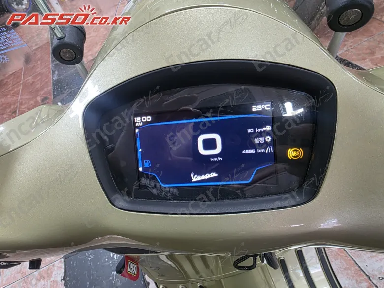 Vespa Gts 300 75th Special Edition - фото 6