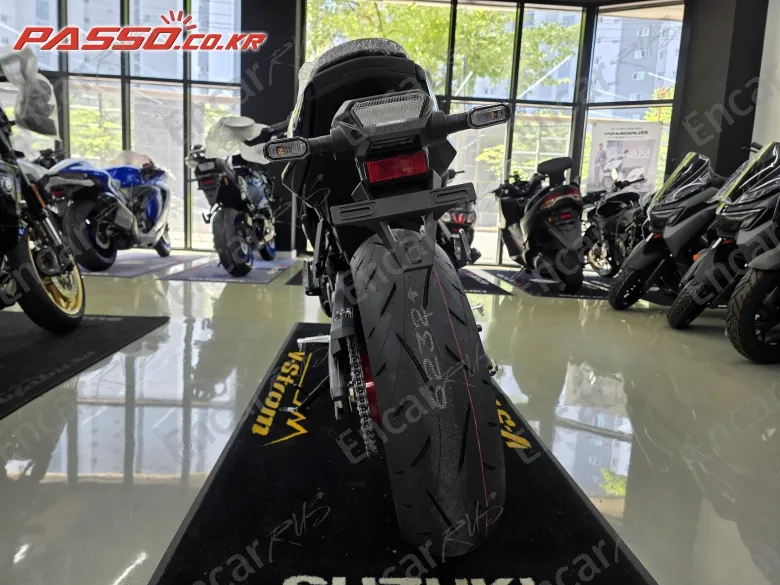 Suzuki Gsx 8 Tt - фото 2