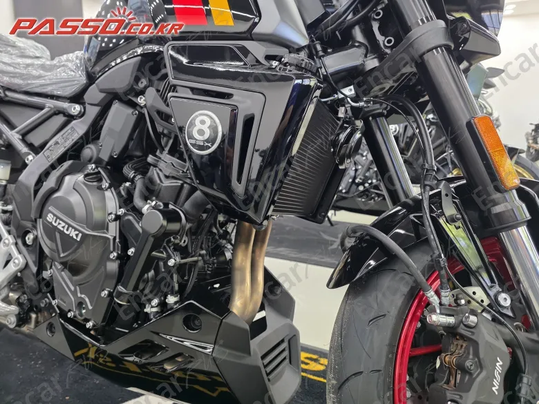 Suzuki Gsx 8 Tt - фото 4