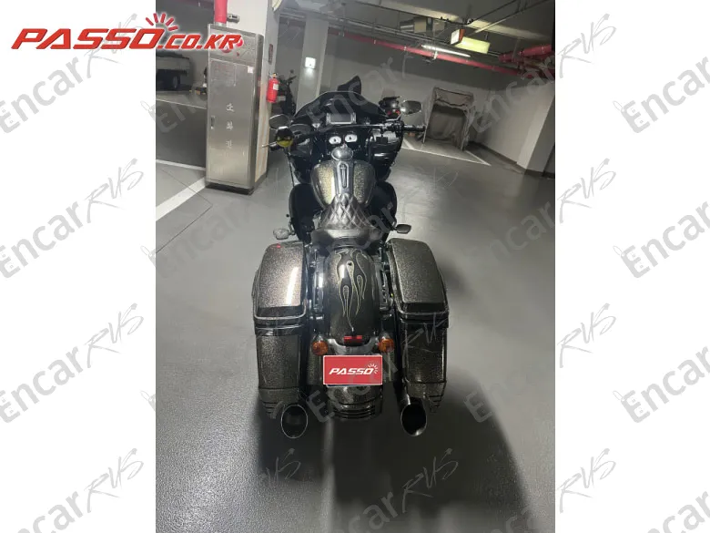 HARLEY-DAVIDSON ROAD GLIDE SPECIAL - фото 6