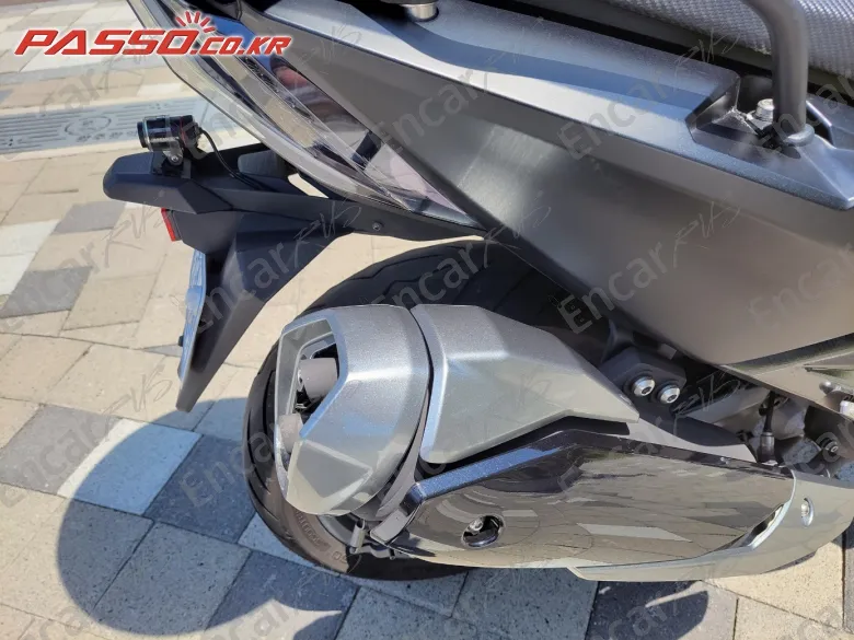 Kymco Ak 550 I - фото 6
