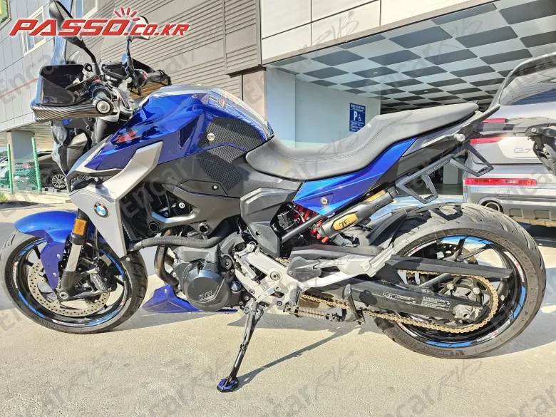 Bmw F 900 R - фото 1