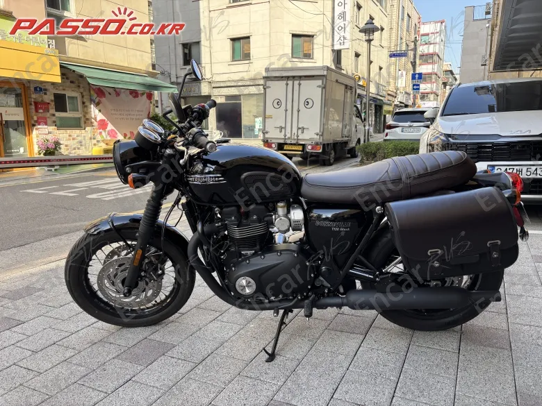 Triumph Bonneville T120 Black - фото 1