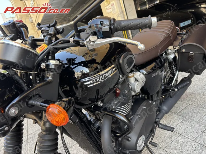 Triumph Bonneville T120 Black - фото 3