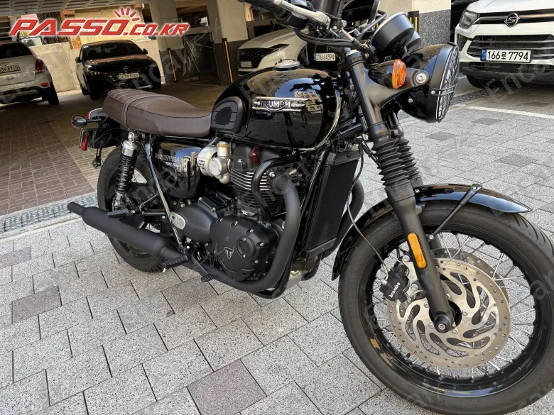 Triumph Bonneville T120 Black - фото 4