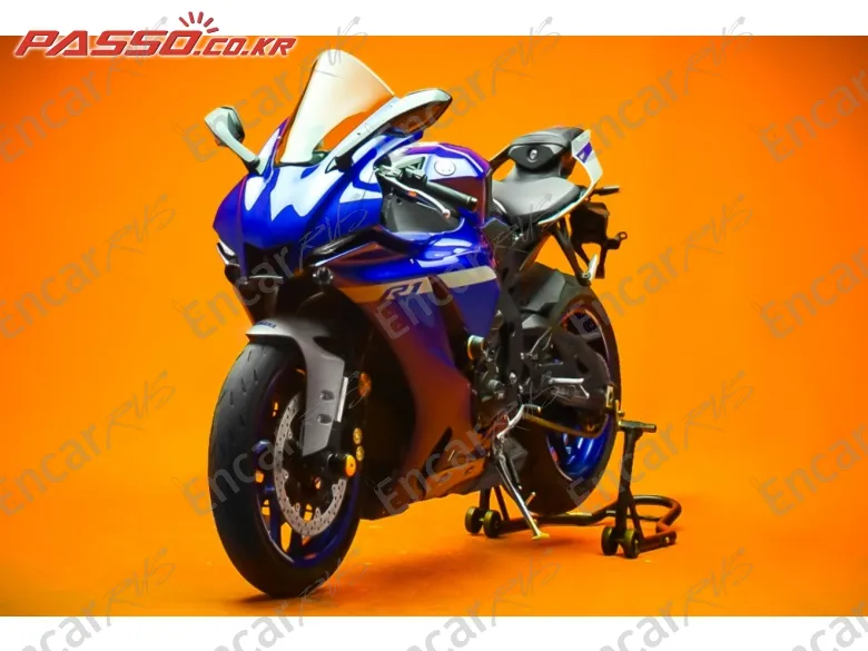 Yamaha Yzf R1 - фото 1