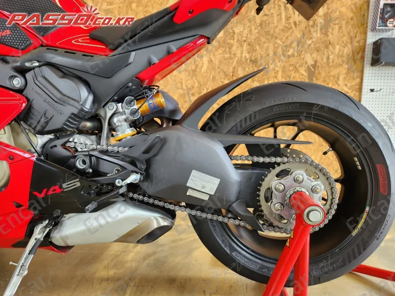 Ducati Panigale V4 S - фото 6