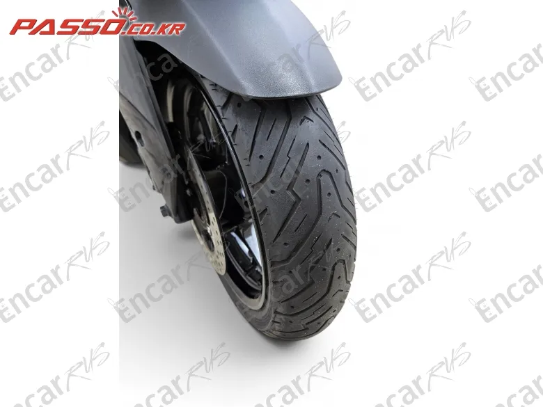 YAMAHA X MAX 300 ABS - фото 5