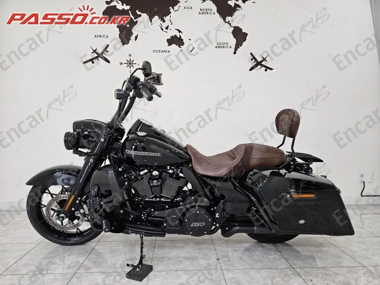 HARLEY-DAVIDSON ROAD KING SPECIAL - фото 1