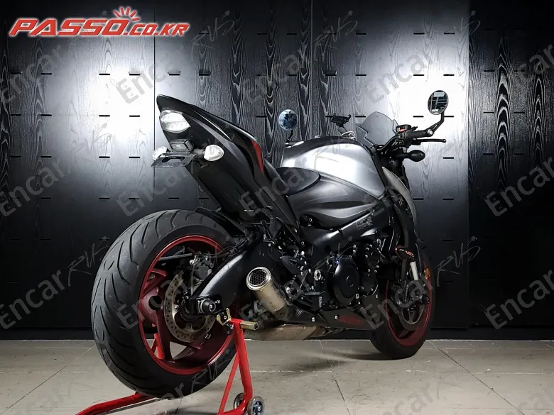 Suzuki Gsx S 1000 - фото 2